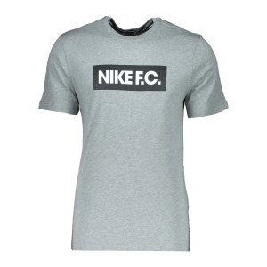 nike-f-c-tee-t-shirt-essnt-grau-f063-ct8429-lifestyle_front.png