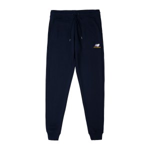 new-balance-essentials-embroidered-hose-fbk-mp11590-lifestyle_front.png