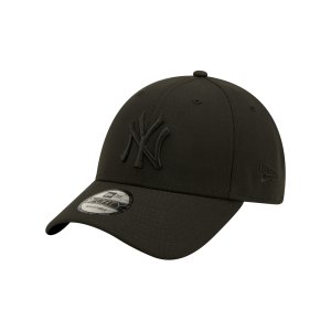 new-era-ny-yankees-base-snap-9forty-cap-fblkblk-60222444-lifestyle_front.png