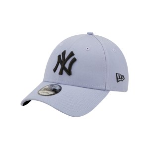 new-era-ny-yankees-essential-9forty-cap-firfblk-60222326-lifestyle_front.png