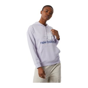 new-balance-essentials-oversized-hoody-damen-fgrv-wt03547-lifestyle_front.png