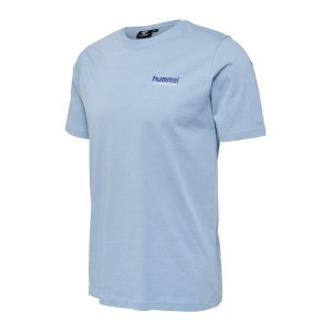hummel-hmllgc-gabe-t-shirt-blau-f7763-218998-lifestyle_front.png