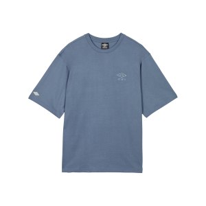 umbro-sports-style-oversize-t-shirt-blau-flnq-umtm0759-fussballtextilien_front.png