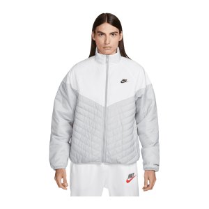 nike-storm-fit-puffer-windrunner-grau-f077-fb8195-lifestyle_front.png