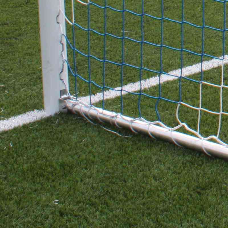 Bodenrahmen für Fußballtore 5x2 m in Bodenhülsen