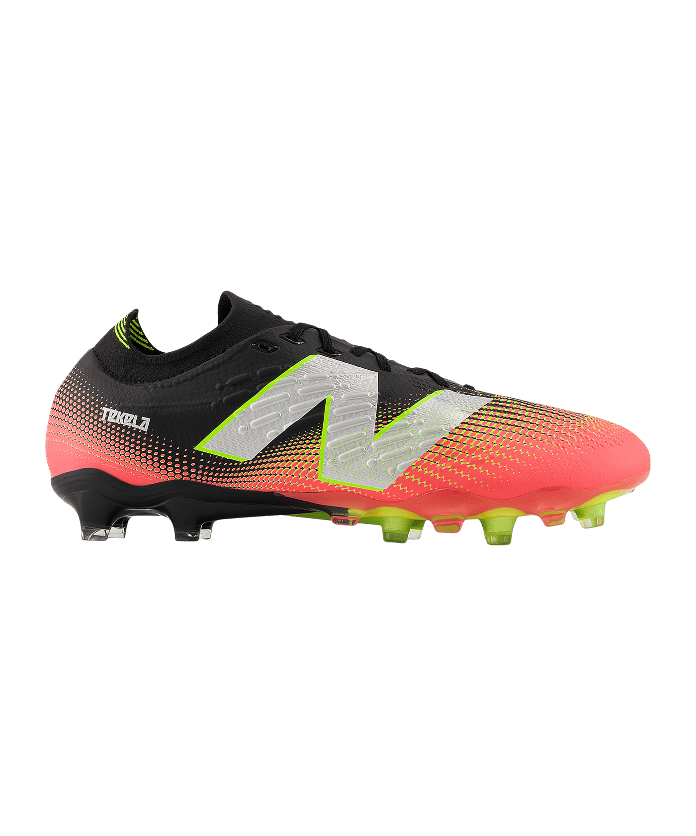 New Balance Tekela Pro Low Laced v4+ FG Schwarz - schwarz