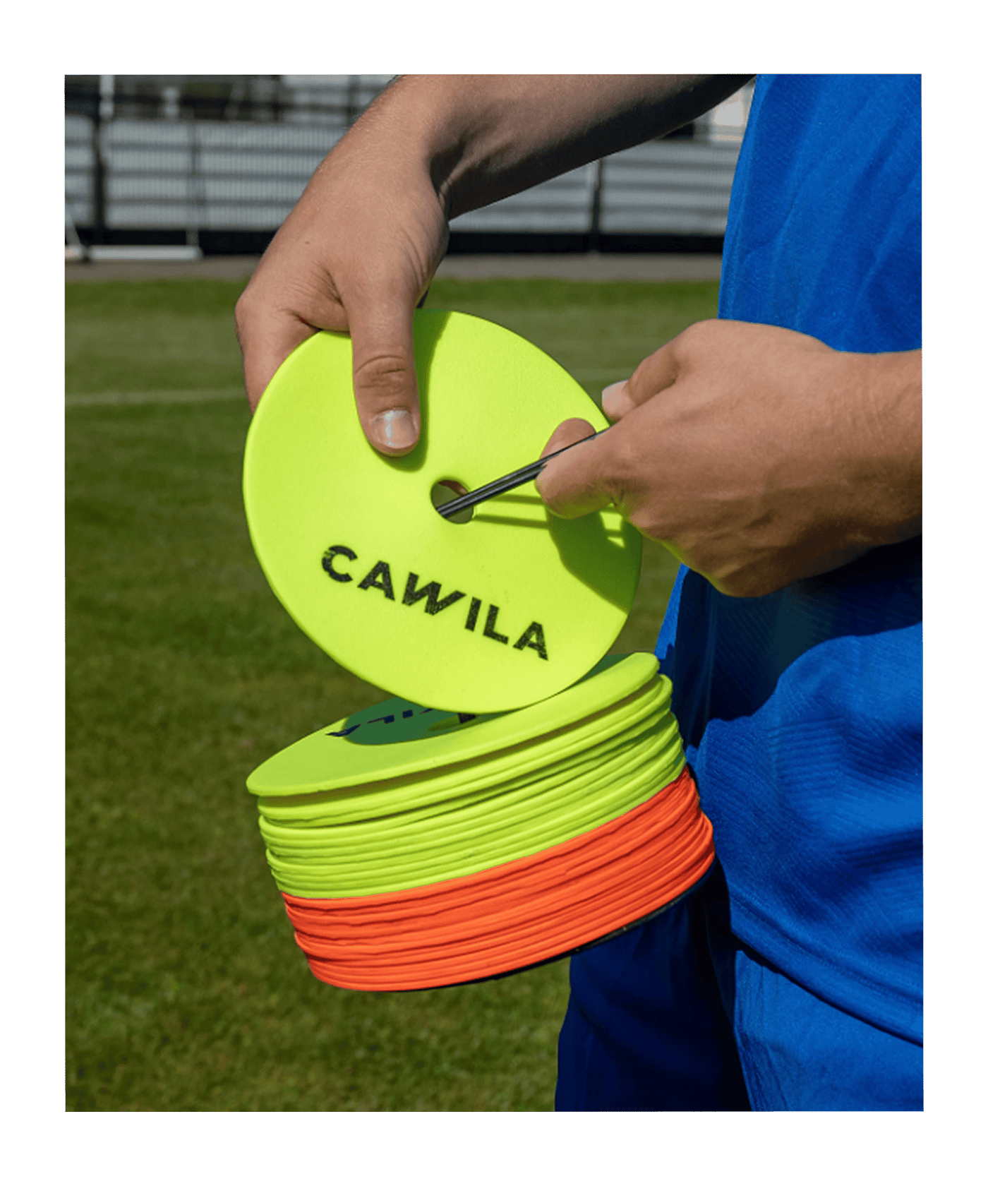 Cawila Floormarker 24er Set inkl. Halter | Markierungsscheiben, 12 x gelb und 12 x orange - gelb